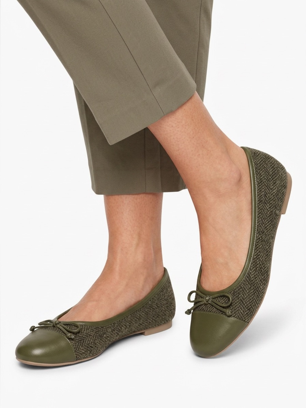 Talbots Womens Flat Shoes Size 7 M. Fabric and leather green Made in Brazil